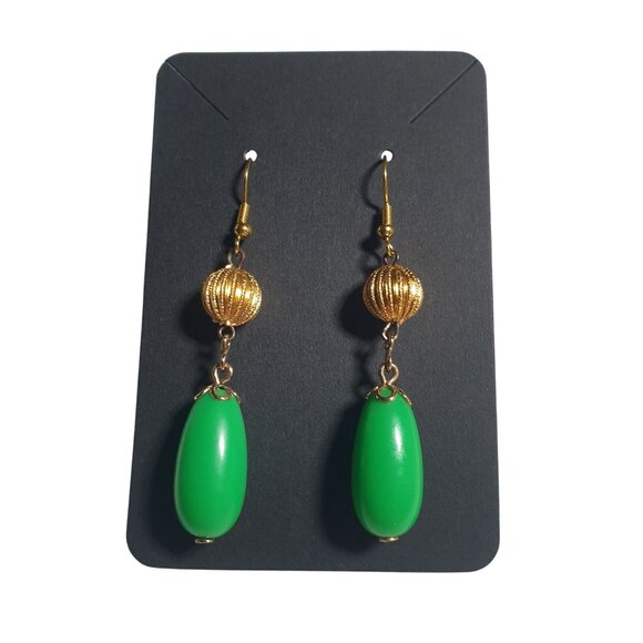 Gold Tone Green Drop Earrings Ribbed Bead Fishhook Back Lightweight Jewelry Gift - Picture 1 of 4